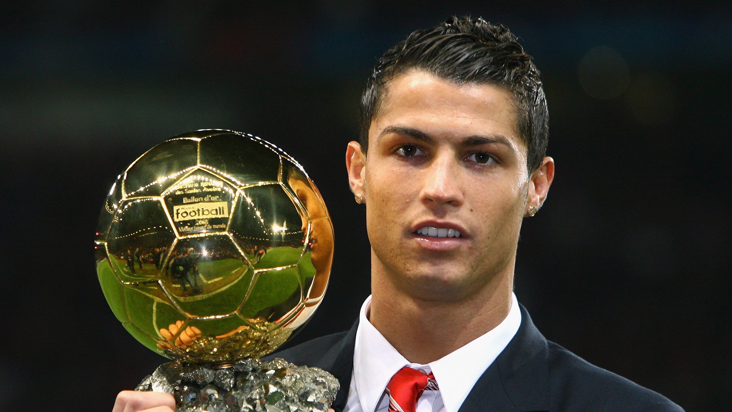 多彩赛场：未来足球场的多元化设计理念，足球场地建设创新做法